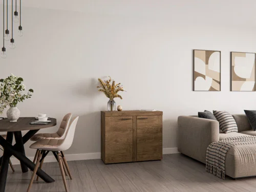 Kompaktowa komoda do salonu z szafkami RUMBA 97 cm, dąb lefkas | Komody z drzwiami Desire Furniture