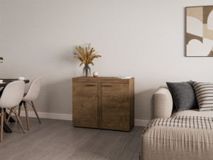 Kompaktowa komoda do salonu z szafkami RUMBA 97 cm, dąb lefkas | Komody z drzwiami Desire Furniture