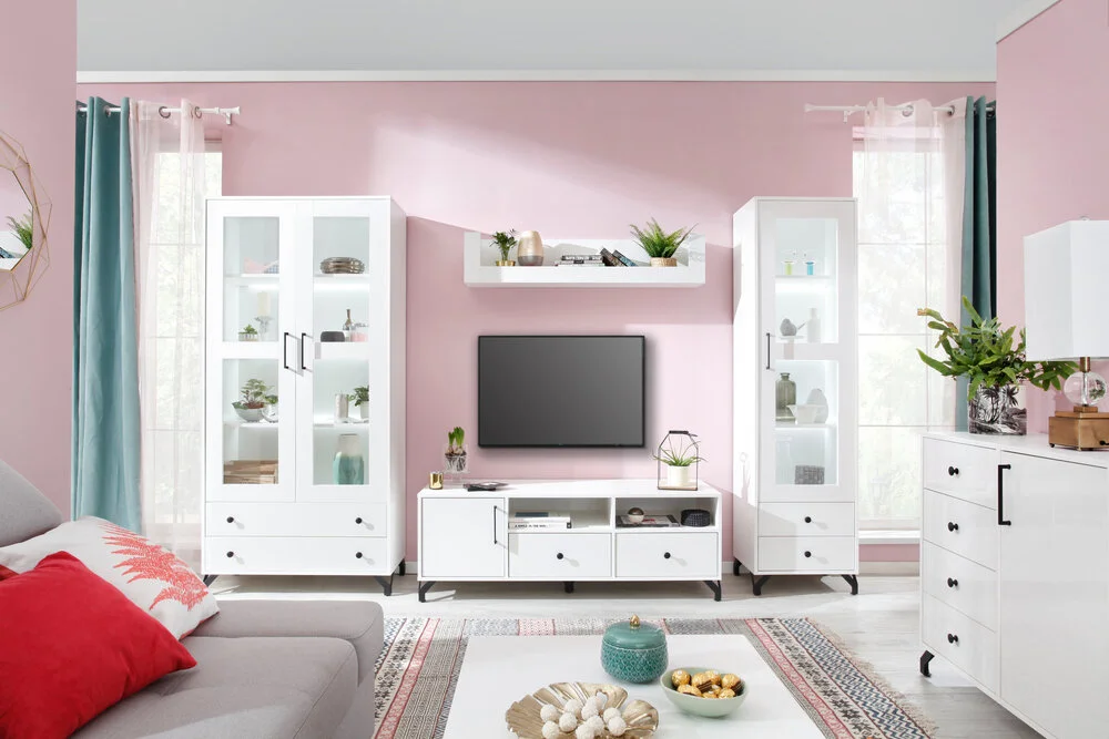 Przeszklona witryna Bergen 50 cm biała z półkami i LED – elegancka i funkcjonalna