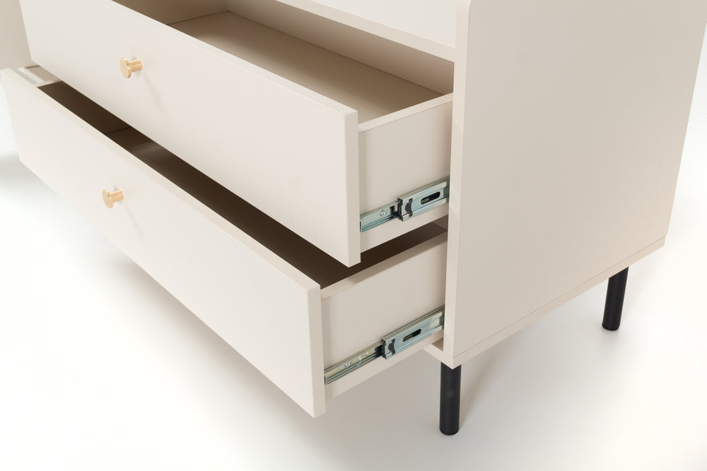 Mała Komoda GRANDE 103.5 cm – z 3 szufladami i półką, beż piaskowy Komody na nóżkach Desire Furniture