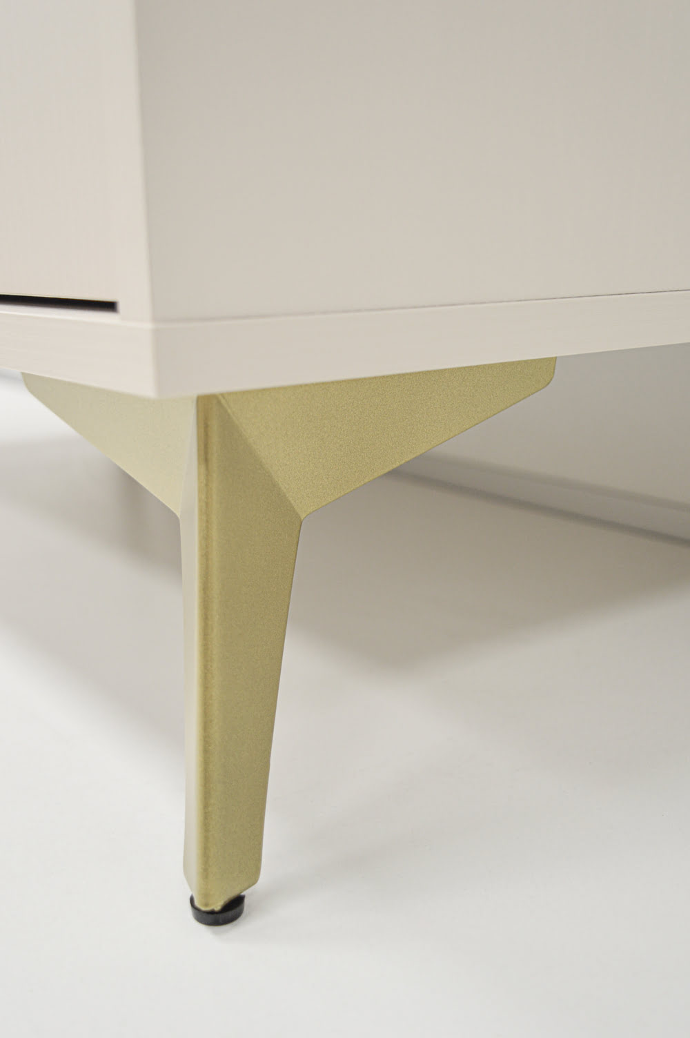 Komoda z szufladami i drzwiami TOKYO 84 cm, do salonu, beż piaskowy, nogi rozgwiazda Tokyo Desire Furniture