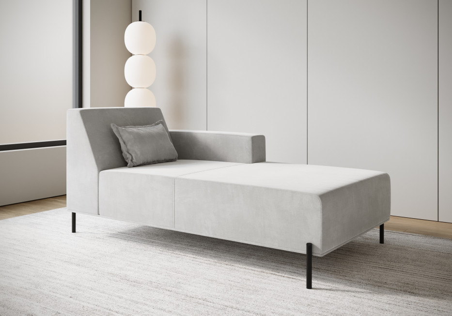 szezlong Cuscino przy oknie w salonie