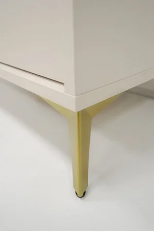 Wysoka witryna do salonu w stylu japońskim TOKYO 52 cm, beż piaskowy, nogi rozgwiazda | Witryny z podświetleniem LED Desire Furniture