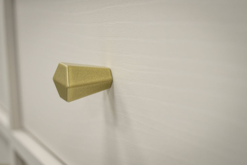 Duża komoda z szufladami TOKYO 124,5 cm, do salonu, beż piaskowy, nogi rozgwiazda | Komody z drzwiami Desire Furniture