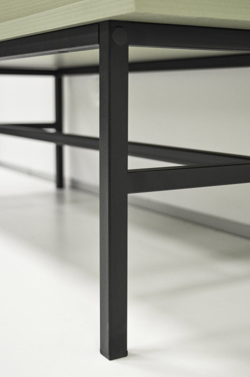 Duża komoda z szufladami TOKYO 124,5 cm, do salonu, eukaliptus, stelaż | Komody z drzwiami Desire Furniture